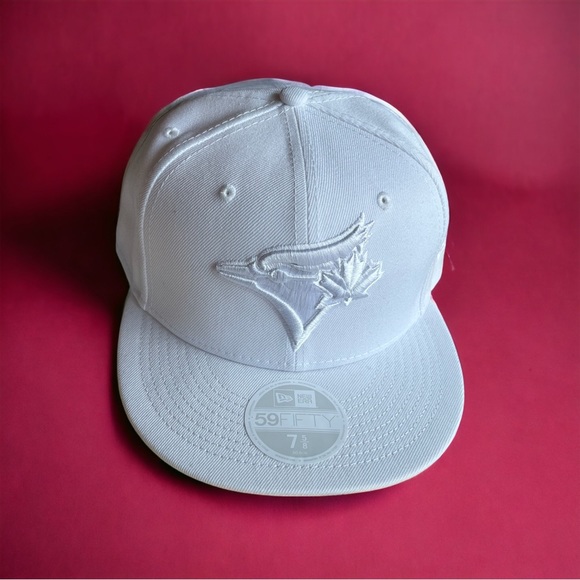 Toronto Blue Jays - New Era Hat - All White Collection - Size 7 5/8 - Picture 2 of 6